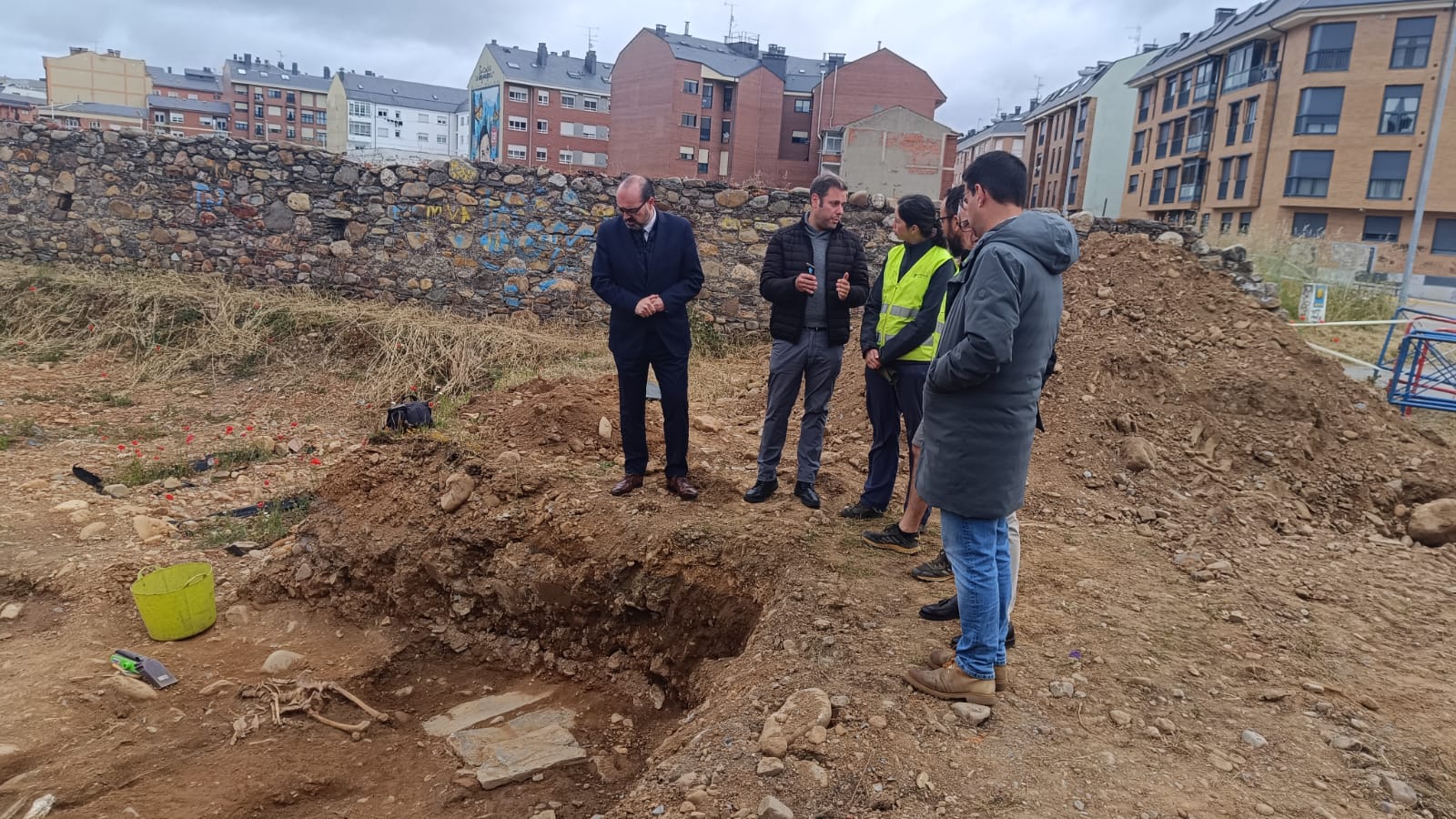 Marco Morala e Ivan Alonso en la excavación