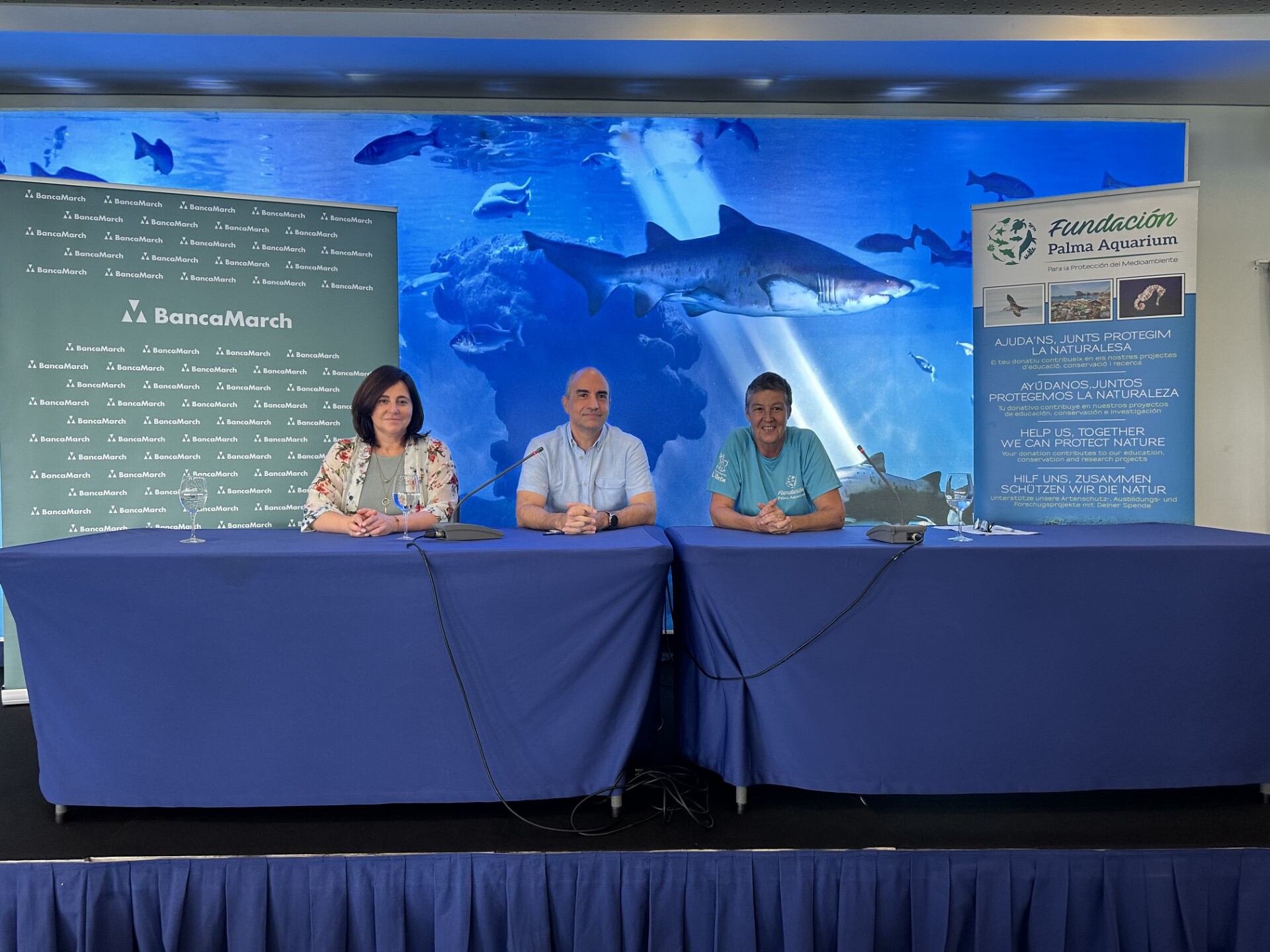 Debora Morrison, Directorade la Fundación Palma Aquarium; Joan Rams, Director General de Palma Aquarium y
Presidente de la Fundación Palma Aquarium; y Sonia Colino, Directora de Unidad de
Personas, Marca y Sostenibilidad en Banca March