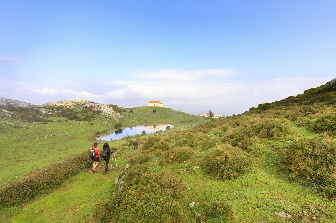 El final de la ruta nos deja en la cima de este monte sagrado