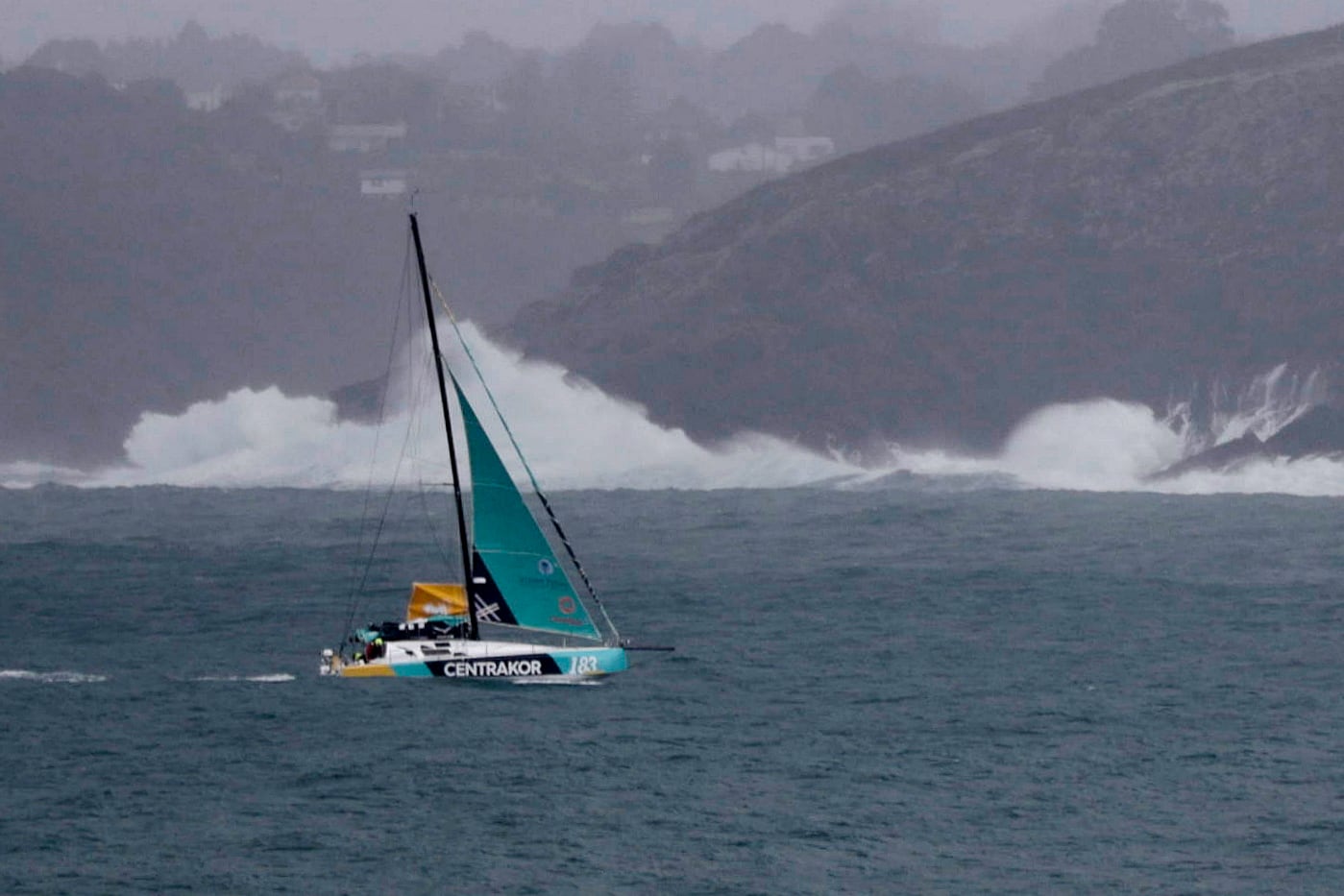 Un velero participa en una regata, este jueves en el puerto de A Coruña