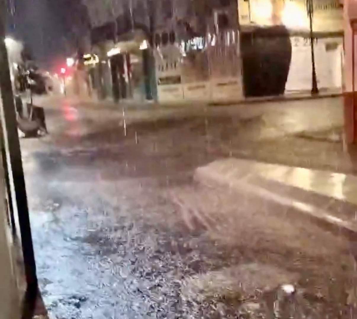 Lluvia en Churriana (Málaga) este lunes por la noche