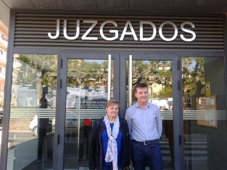 Albina Prieto y Juanjo Martínez antes de intervenir en la vista oral del caso