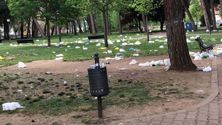 El concejal de medio ambiente asegura que es imposible controlarlo
