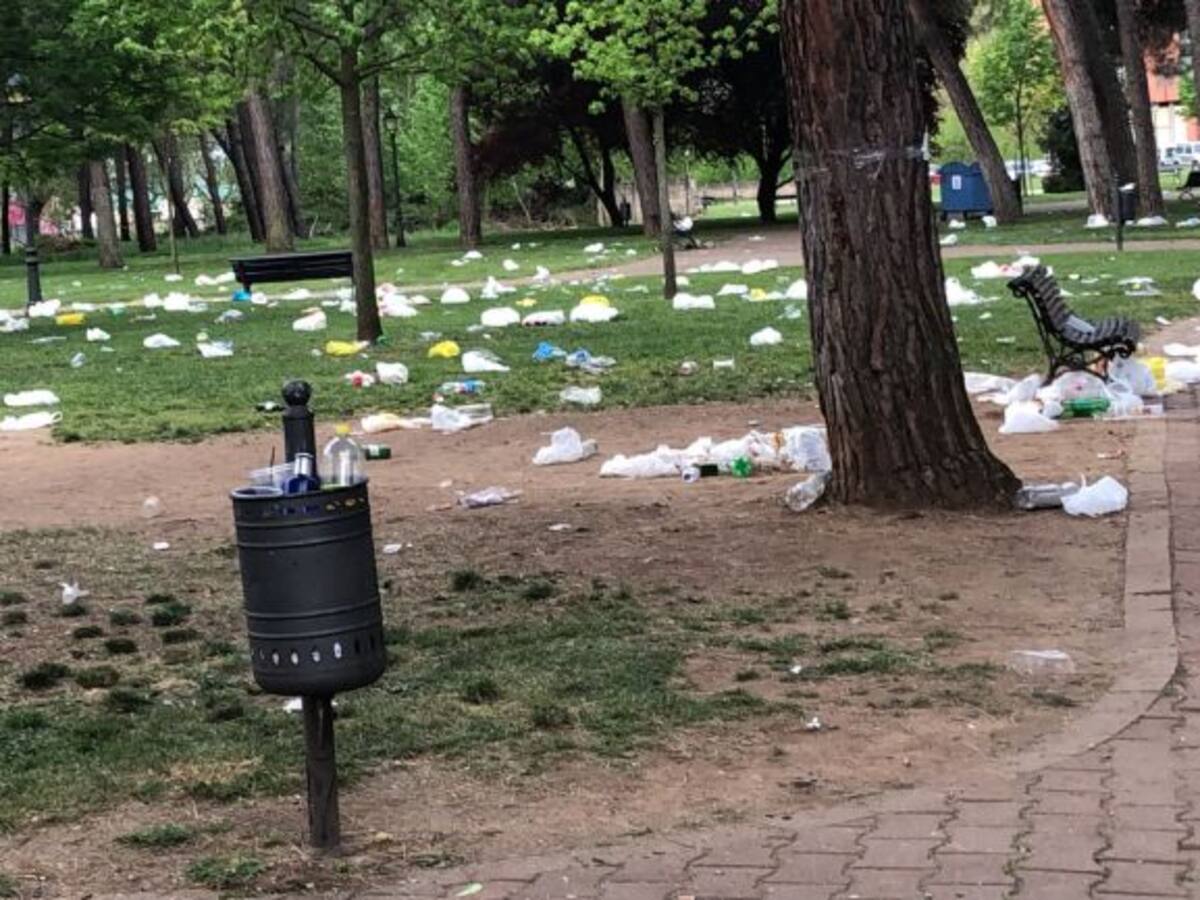 Cuatrovientos, en la resaca del macrobotellón de las fiestas patronales