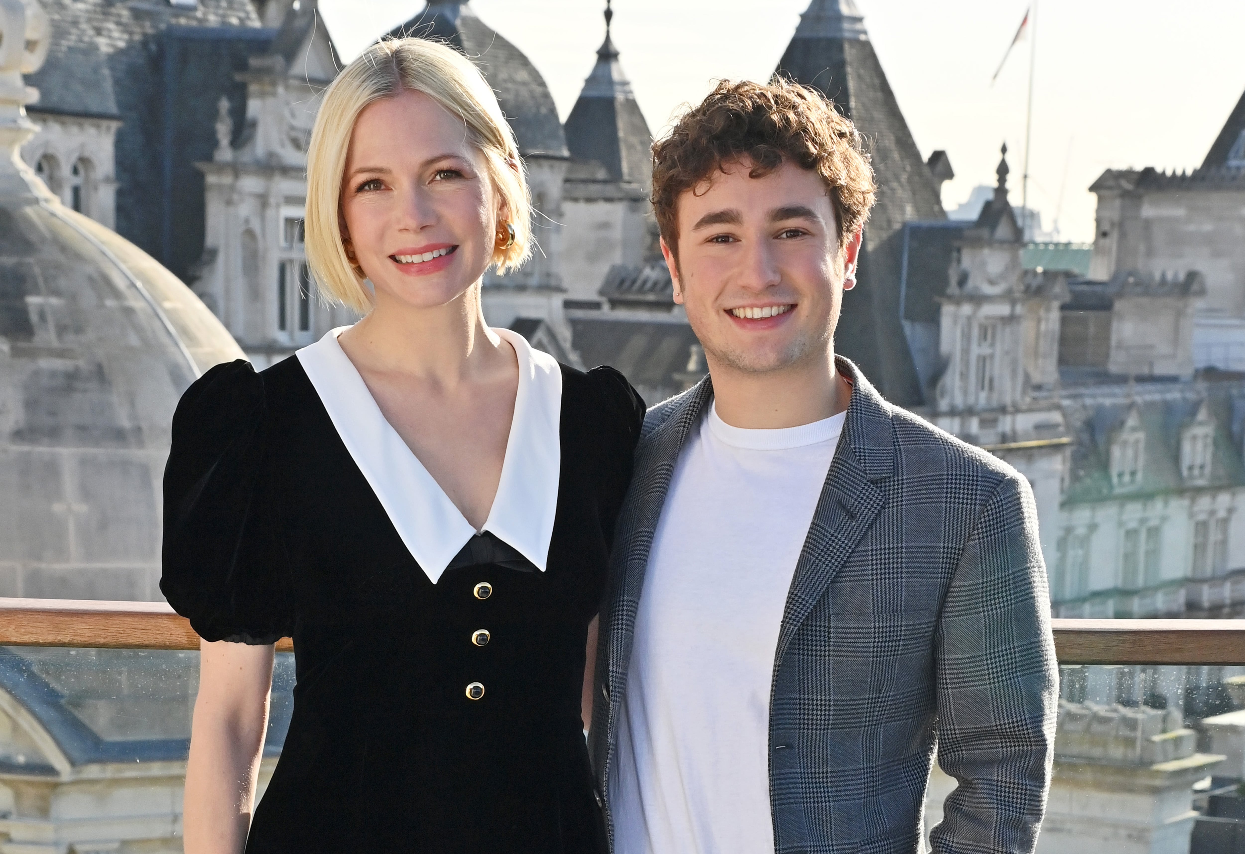 Michelle Williams y Gabriel LaBelle en la premiere de 'Los Fabelman' (Photo by David M. Benett/Dave Benett/WireImage)