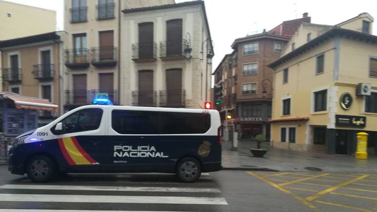 Entrevista al Jefe de la Comisaría de Policía Nacional en Aranda, José Joaquín Gomá sobre protección ciudadana de la ciberdelincuencia durante el confiamiento. Programa en colaboración con el Cuerpo Nacional de Policía