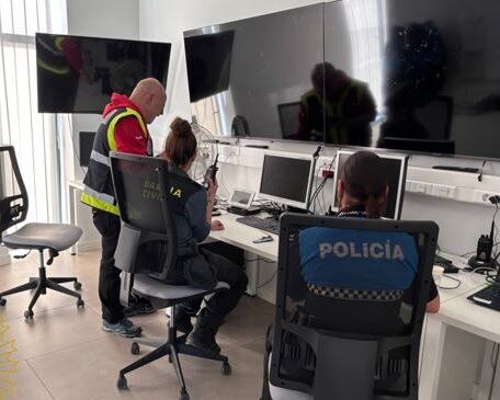 El protocolo especial para afrontar el apagó se coordinó desde las dependencias de la Policía Local