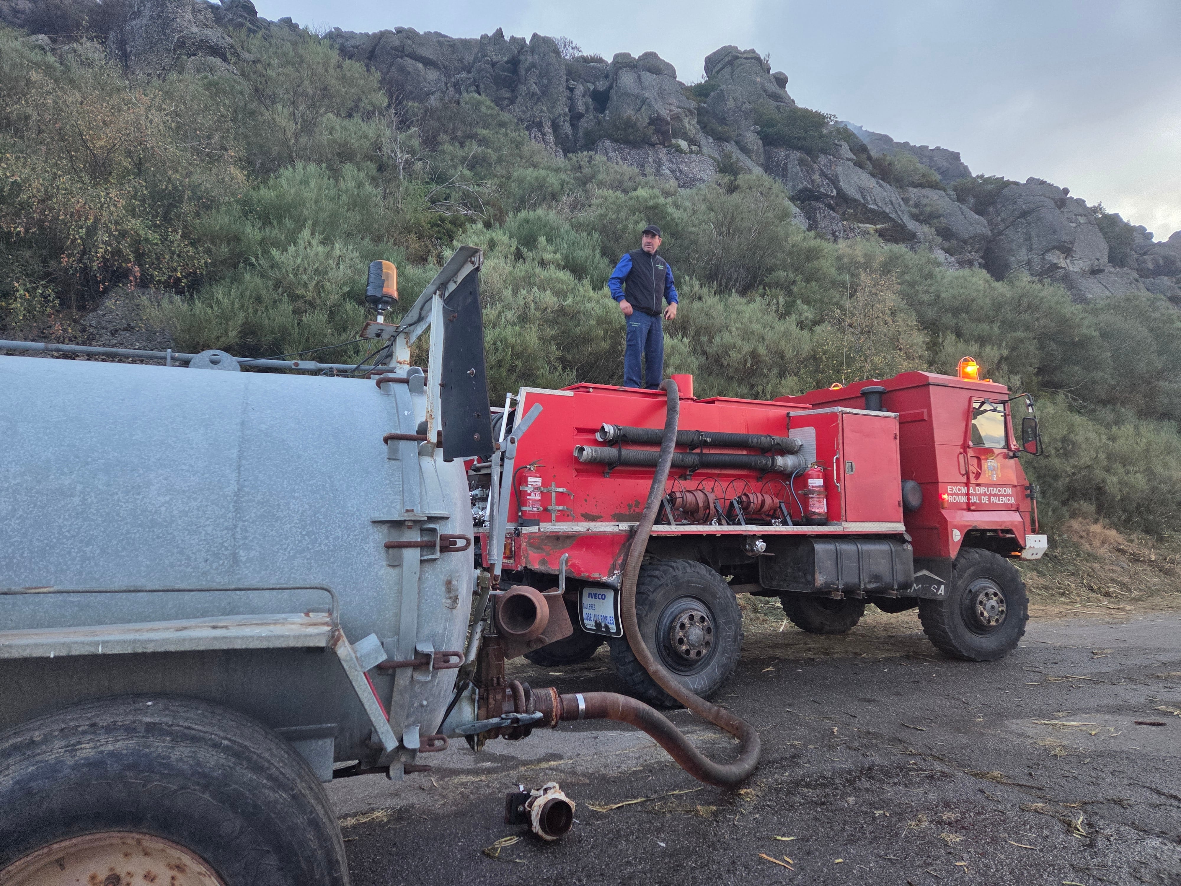 Los alcaldes de Brañosera y Barruelo de Santullán afirman que “de no ser por los hermanos Vélez Delgado, José Polanco y Javier Robles, el incendio del Golobar podría haberse convertido en unacatástrofe”