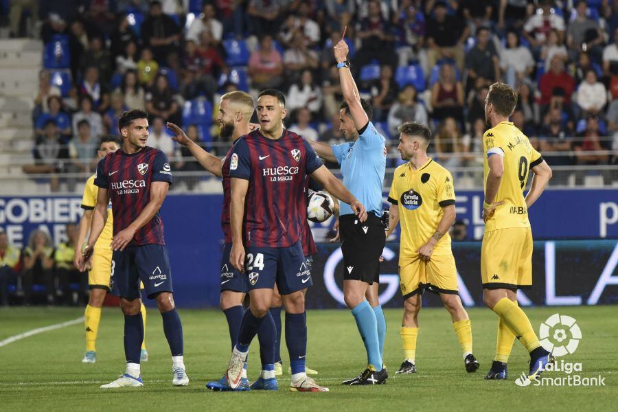 Ais Reig expulsó de Florian Miguel tras ser avisado por el VAR