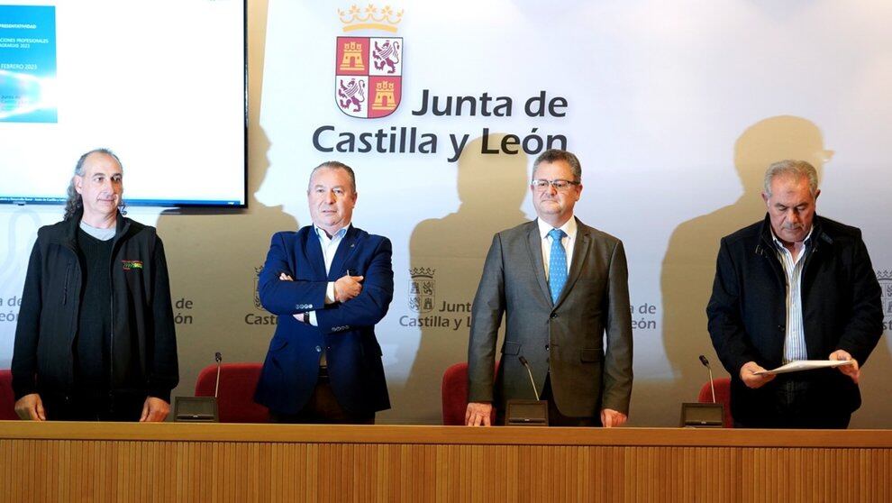 Gerardo Dueñas junto a Jesús González Palacín (UCCL), Donaciano Dujo (Asaja), Aurelio González (Alianza Upa-Coag)