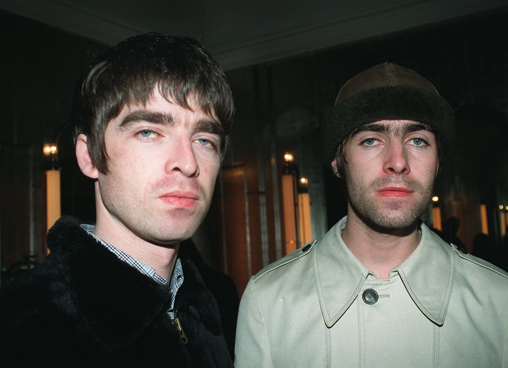 Liam y Noel Gallagher han anunciado una gira de reencuentro tras 15 años sin subirse juntos a los escenarios.