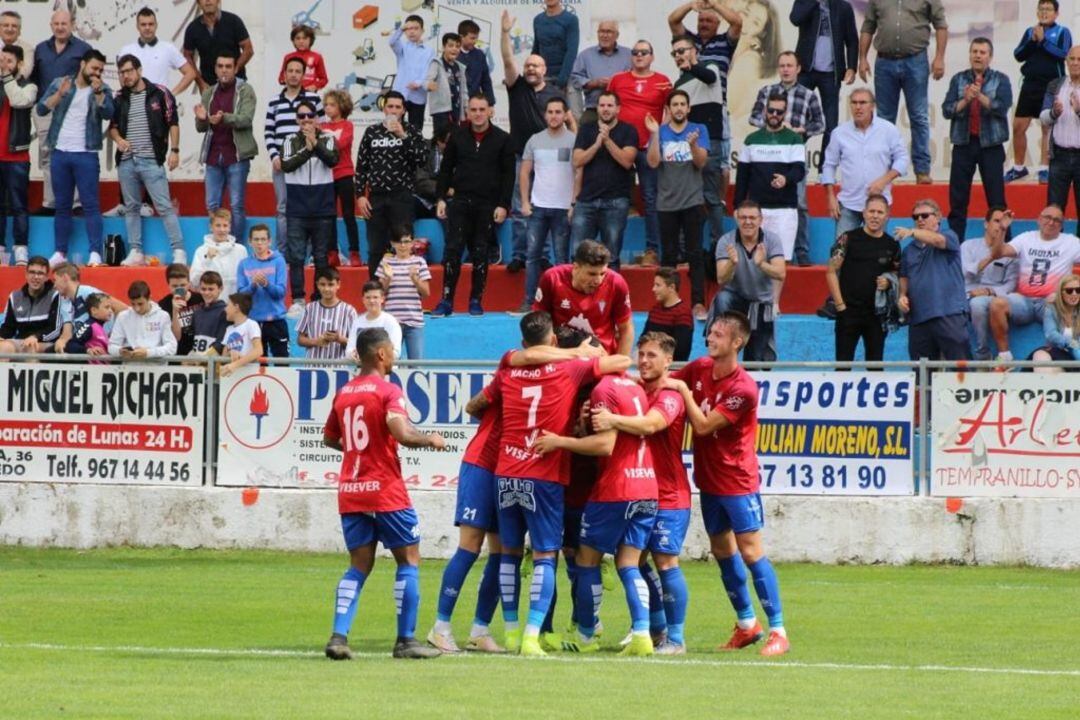 Celebración de gol en el Municipal de la Virgen