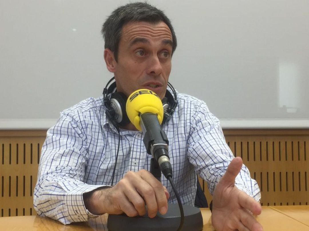 Carmelo del Pozo en una entrevista en Radio Valencia