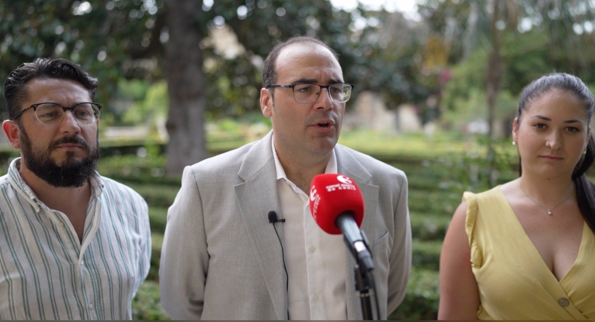 Hugo Palomares durante un acto público