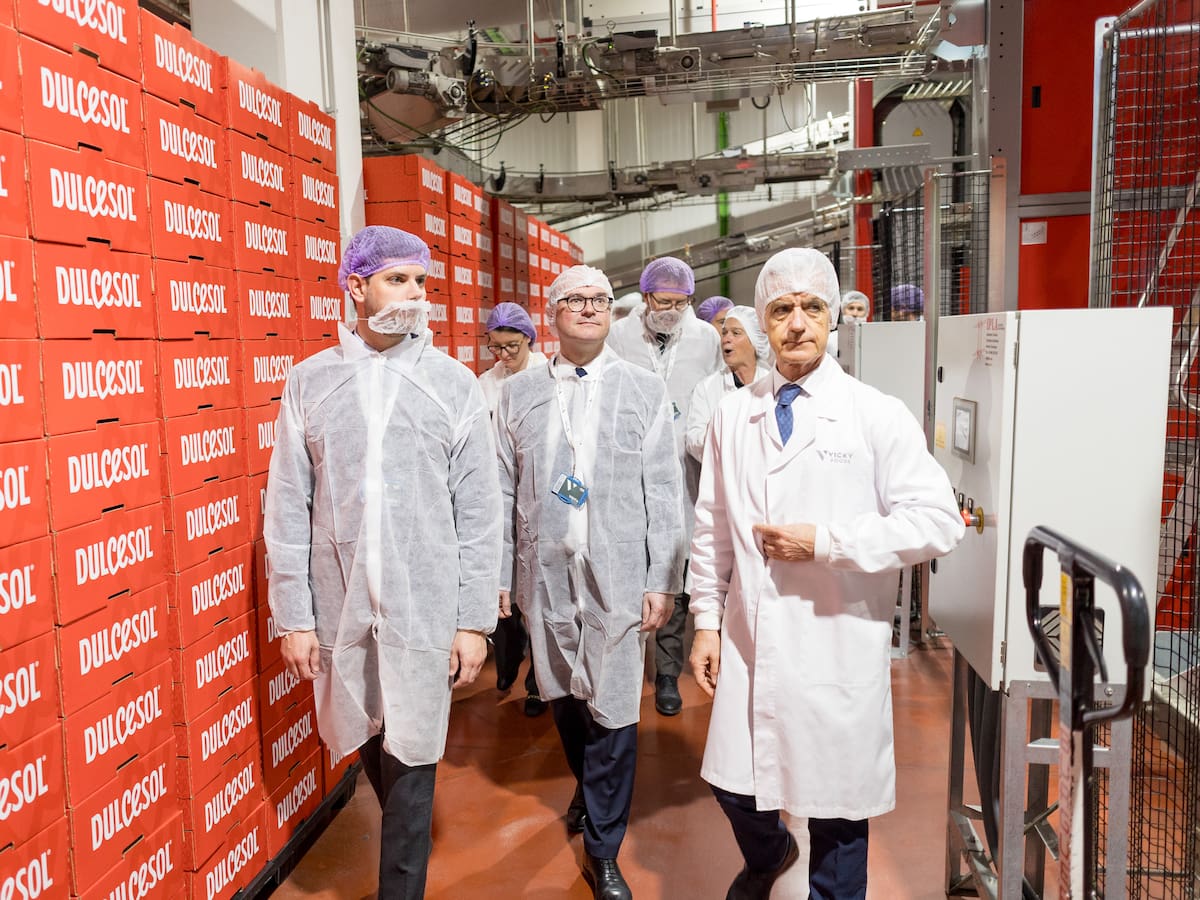 El ministro de Industria francés pone a Vicky Foods como ejemplo de saber invertir