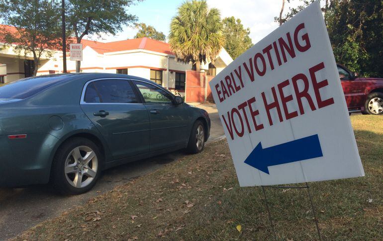 Biblioteca Dr BL Perry Jr, en Tallahassee, habilitada para el voto anticipado