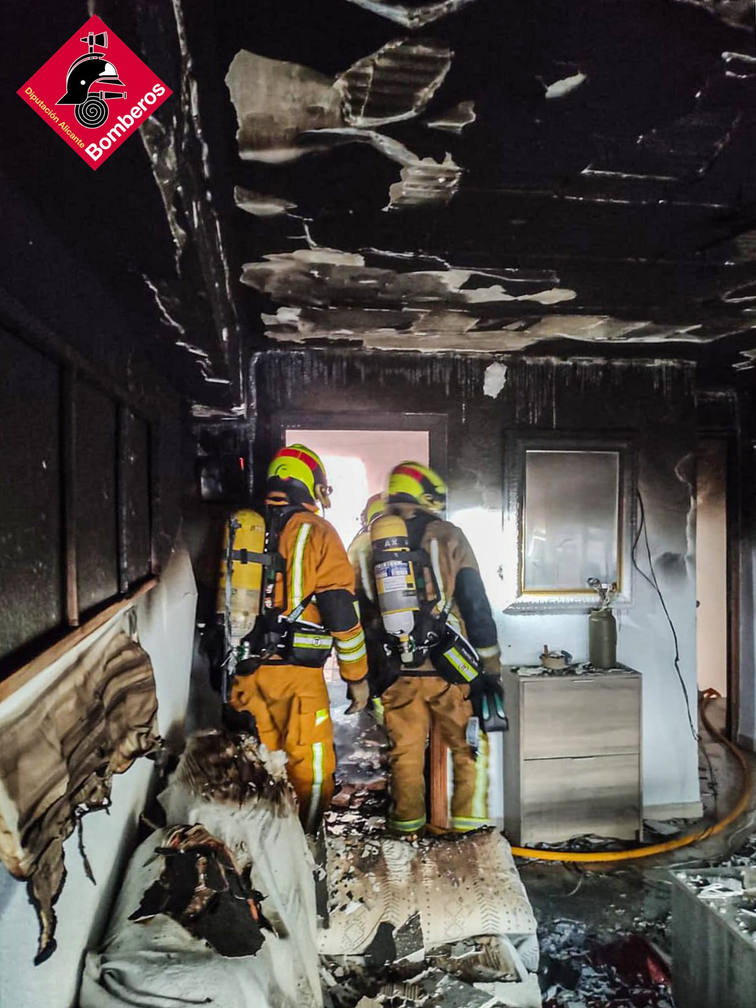 Este es el estado en el que quedaba la vivienda siniestrada en la calle Jilgueros de Benidorm