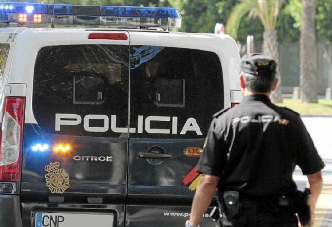 Un vehículo de Policía Nacional.