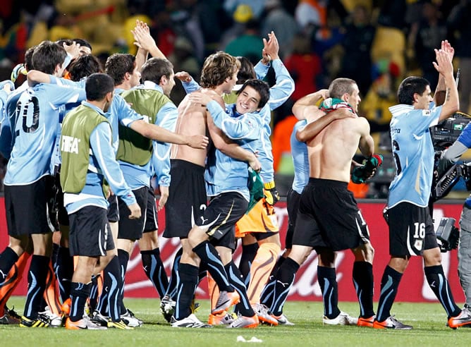 Uruguay celebra la victoria a la conclusión del partido