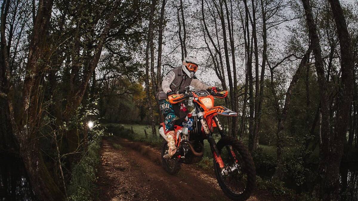 Mototurismo en Manzaneda con nivel Dakar