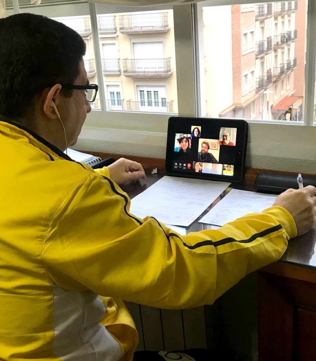 Francisco Reyes mantiene una videoconferencia con el Grupo Parlamentario de la provincia.