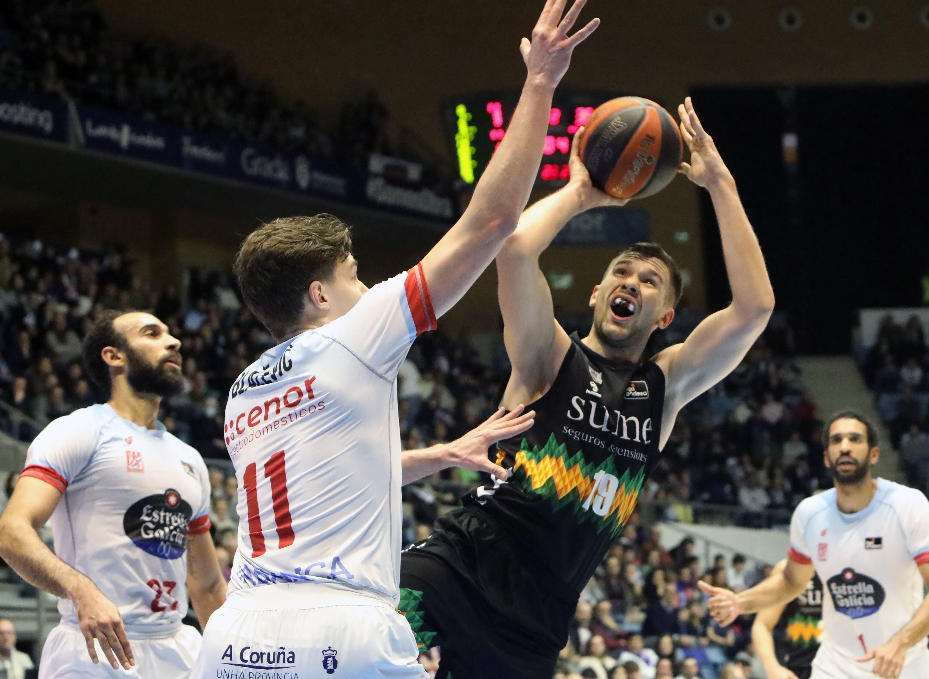 Bilbao Basket no puede poner remedio a sus problemas