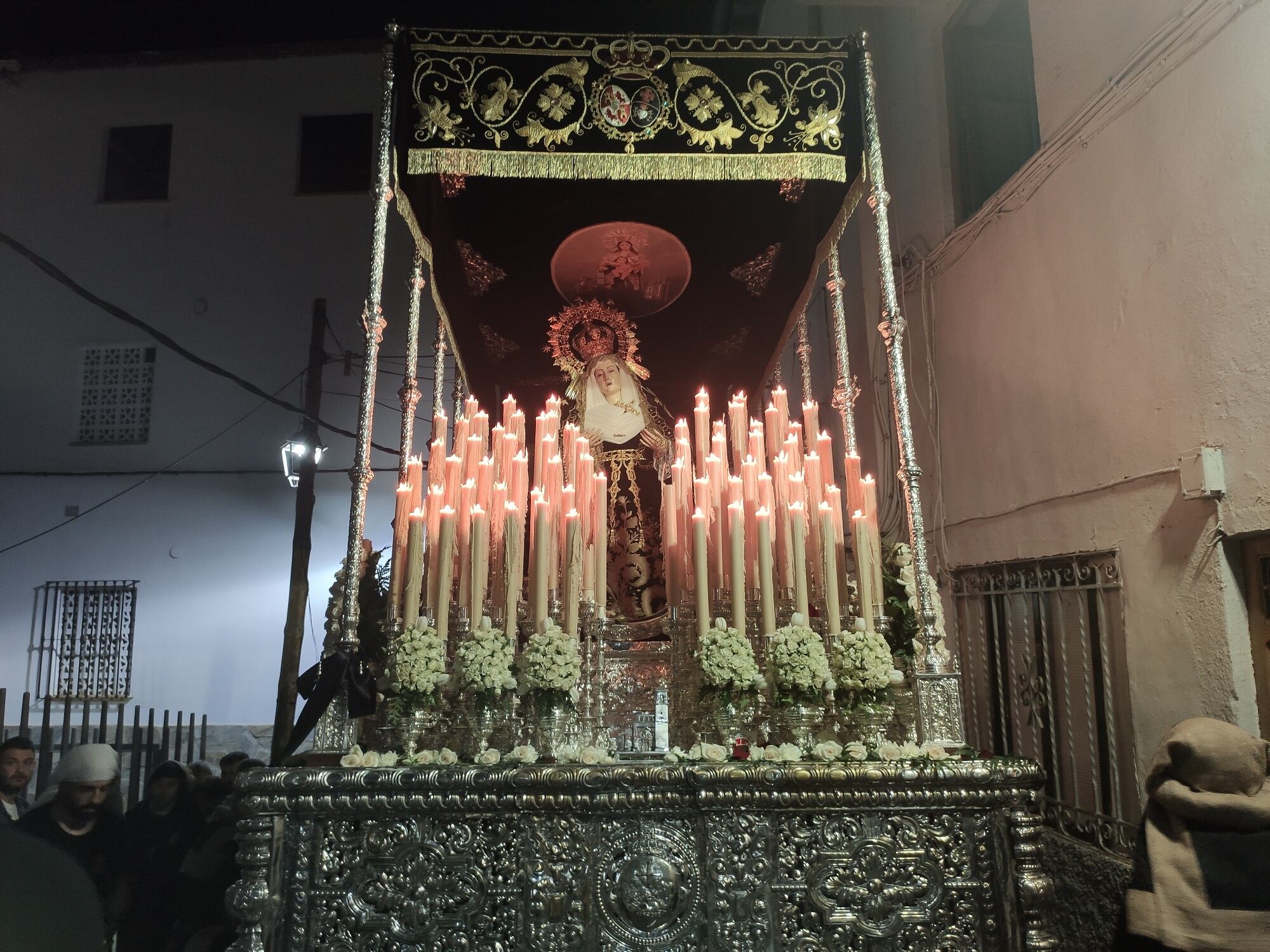 La imagen mariana del Santo Sepulcro en la recta final de su Estación de Penitencia