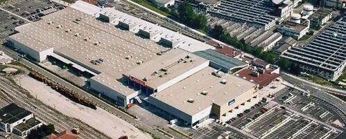 Vista aérea del centro comercial Urbil en terrenos del municipio de Usurbil (GRUPO MOYUA)