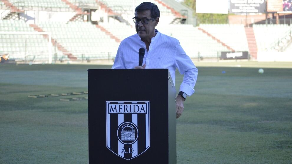 Francisco Puetas en su etapa como presidente del AD Mérida