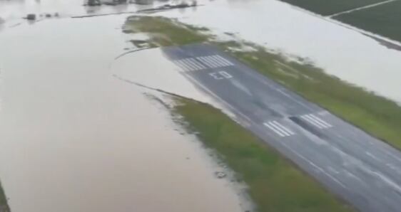 Cabecera 03 del Aeropuerto de Córdoba anegada por el Guadalquivir