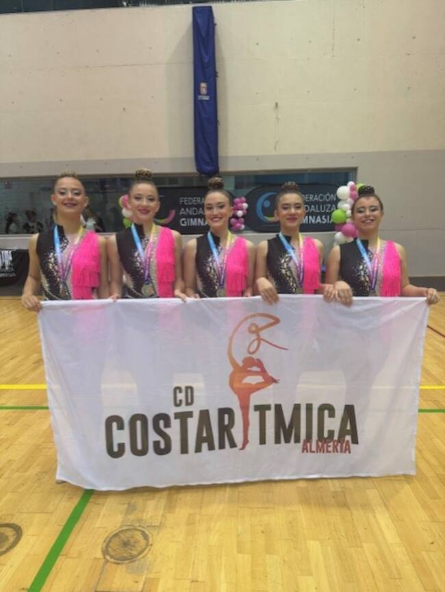 El Club Costarítmica brilla con sus gimnastas en el Moisés Ruiz.