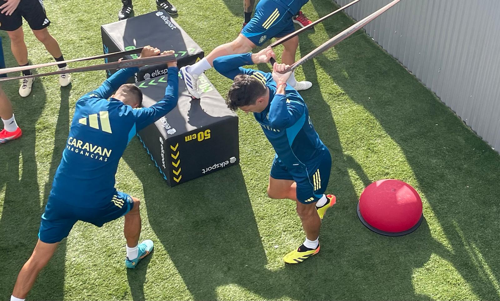Radovanovic, realizando un ejercicio de fuerza en el Ibercaja Estadio