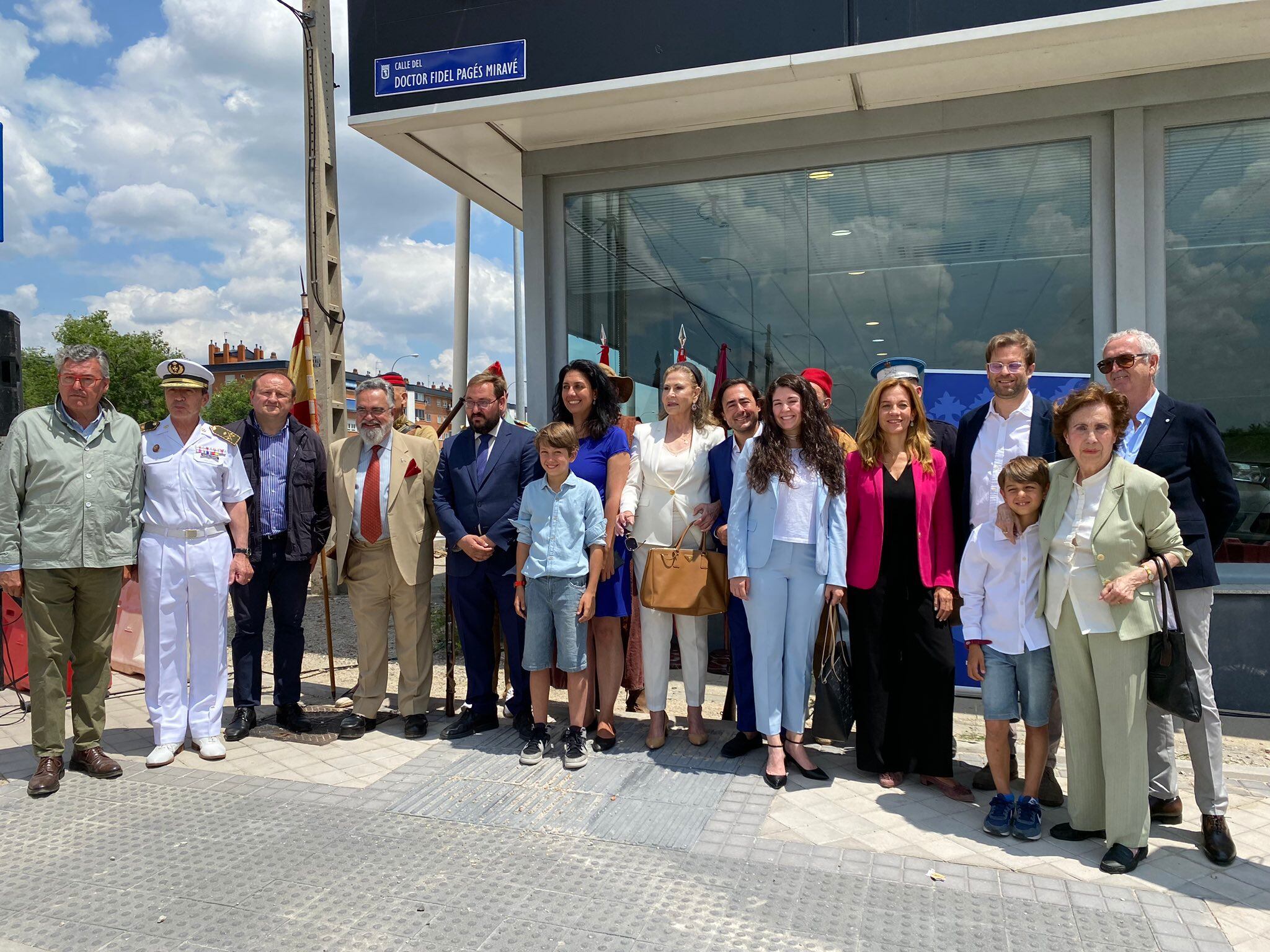 La inauguración de la calle contó con la presencia de nietos, bisnietos y tataranietos de Fidel Pagés