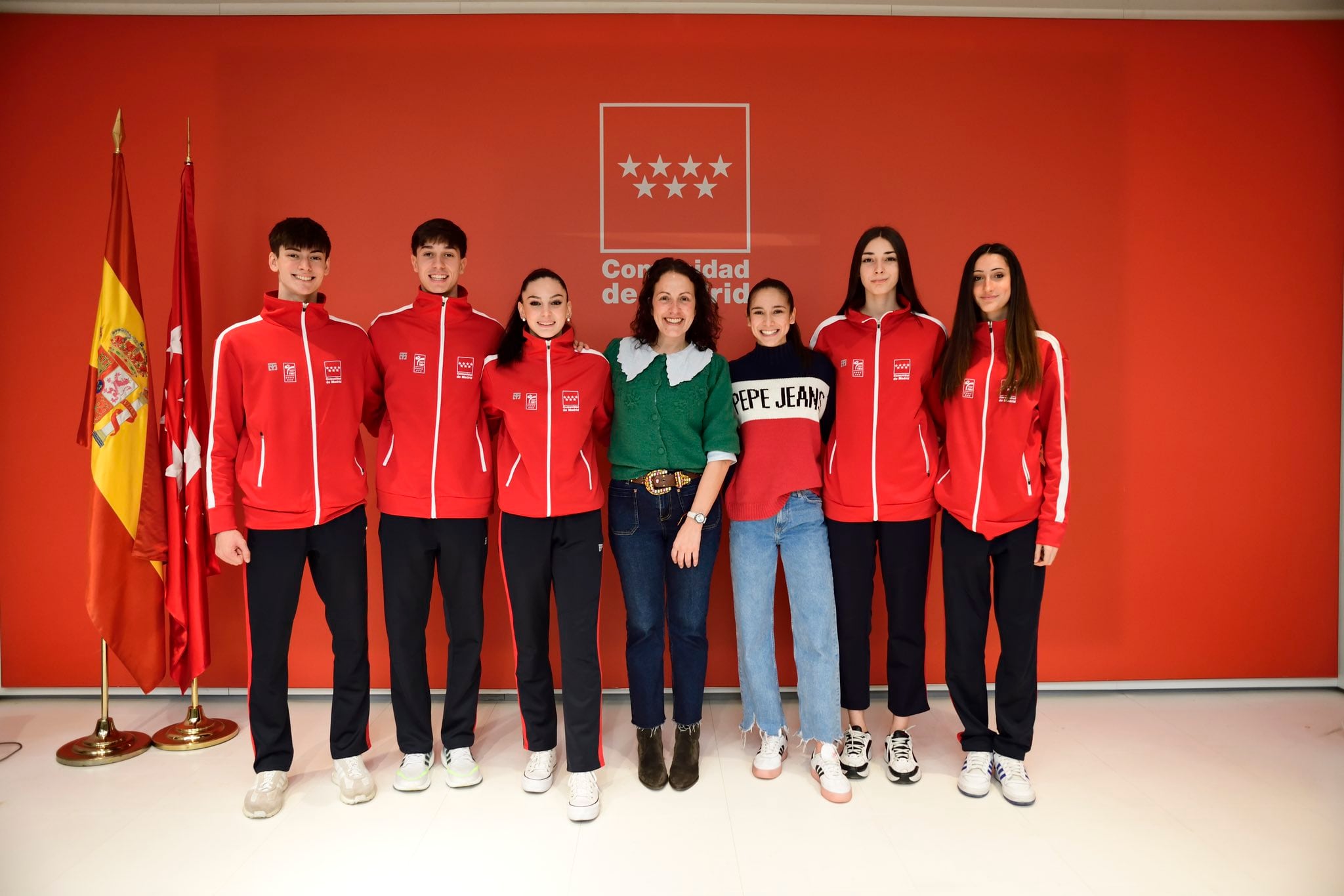 Recibimiento a los taekwondistas del Hankuk International School en la Consejería de Deportes