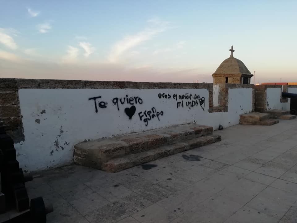 Pintadas en las murallas de San Carlos
