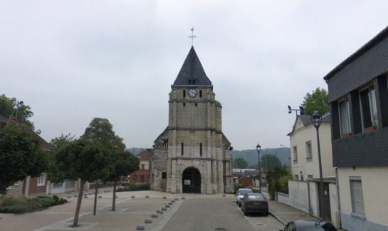 Vista de la Place de l&#039;Église, en la localidad normanda de Saint-Etienne-du-Rouvray.