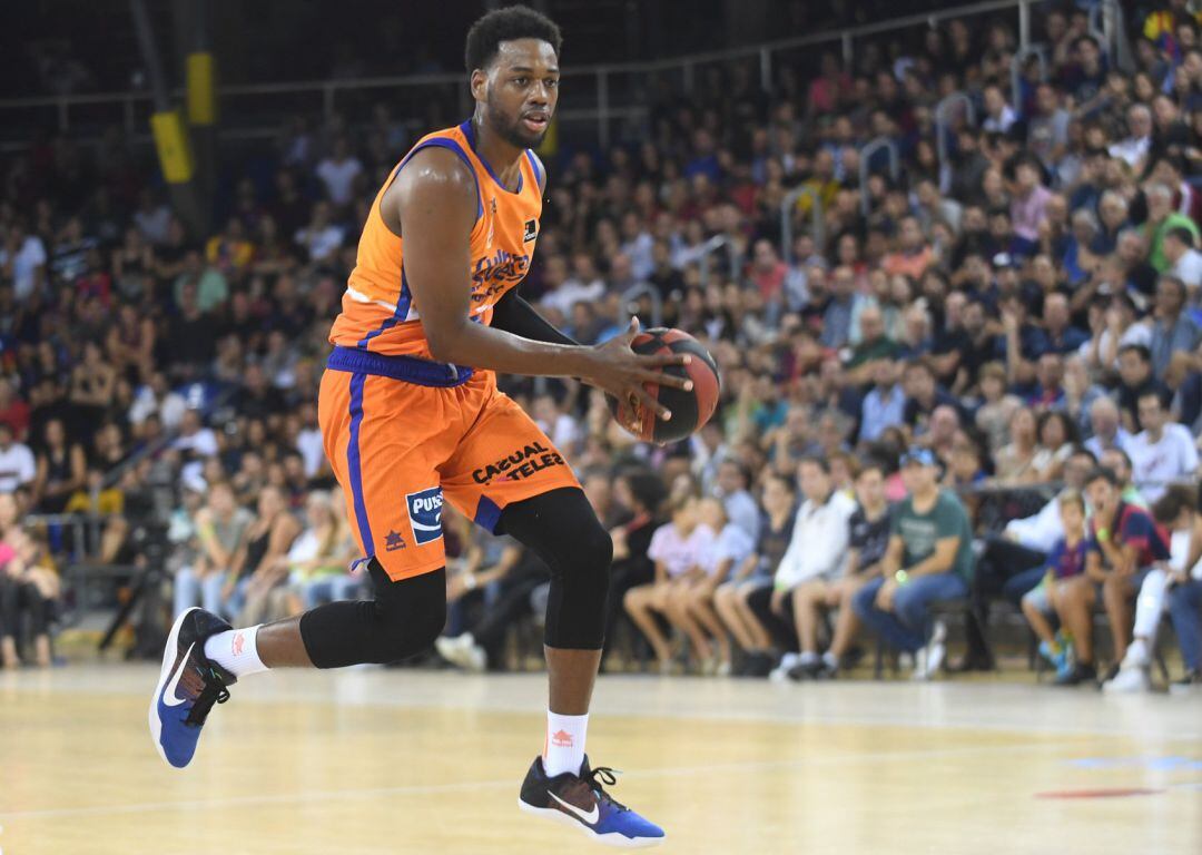 Jordan Lloyd con el Valencia Basket