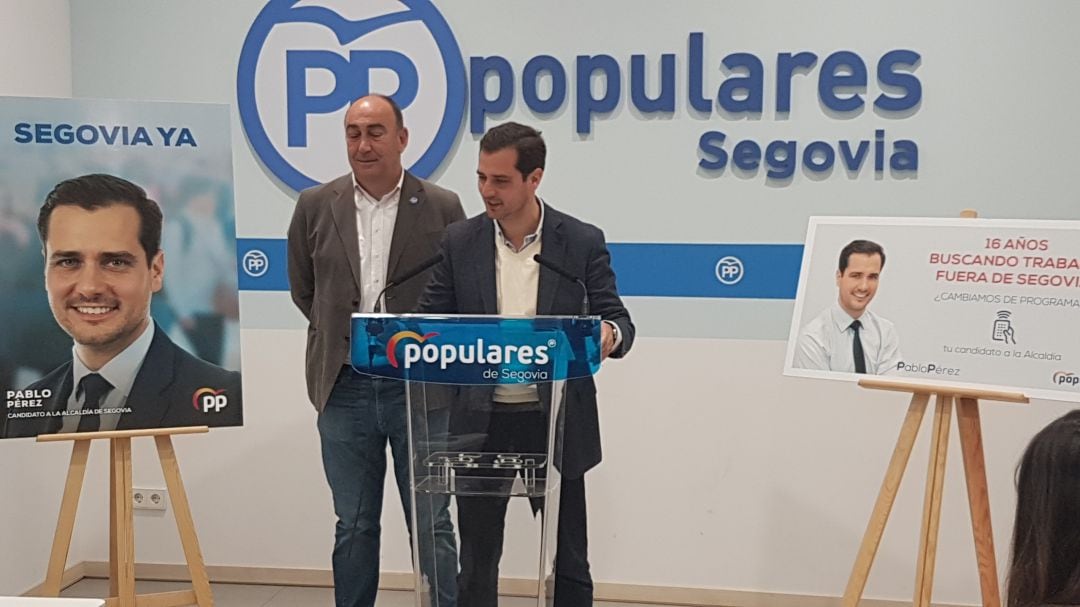 Pablo Pérez y Miguel Ángel de Vicente durante la presentación de la campaña electoral del PP