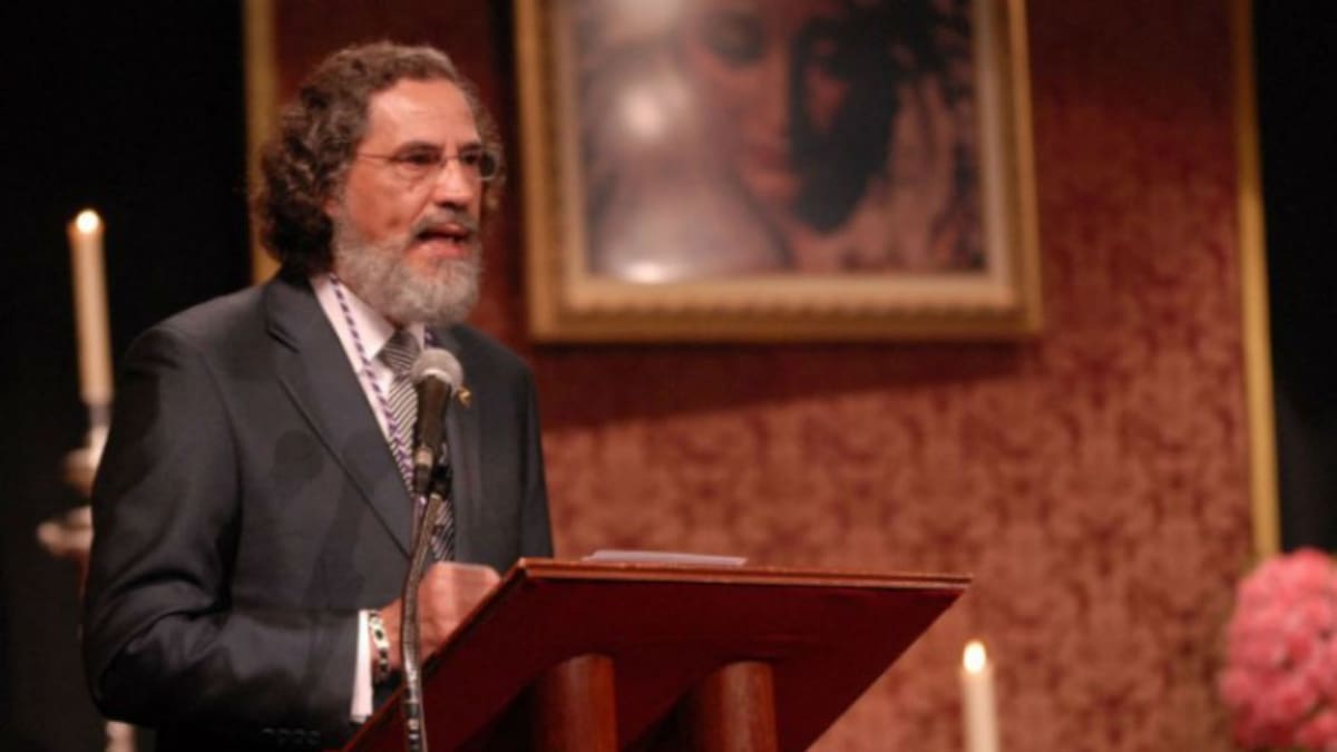 Ramón Molina se alza con el primer premio de poesía de la Academia Mariana de Lérida