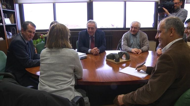 El alcalde Abel Caballero ha empezado su ronda de reuniones con colectivos de la ciudad para explicar la situación urbanística