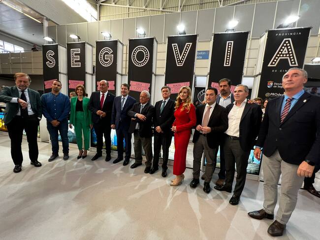 Visita de las autoridades al stand de la Diputación de Segovia en Intur