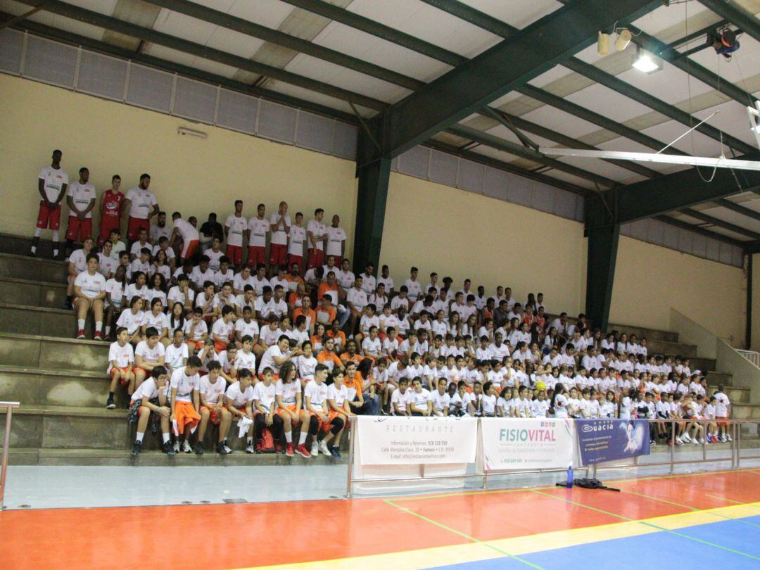 Foto de familia del CB Conejero 2019-2020.