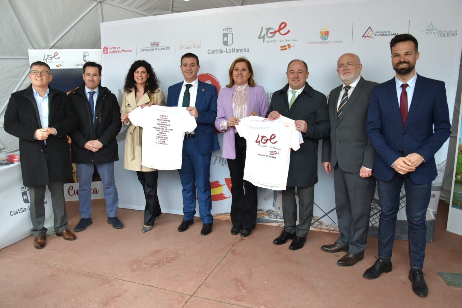 Presentación de la camiseta conmemorativa del evento