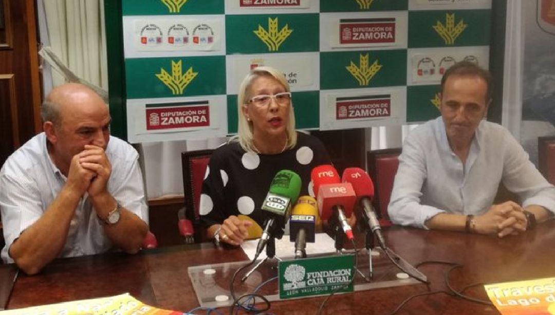 Carmen Nuñez, delegada de Natación, en la presentación de la prueba