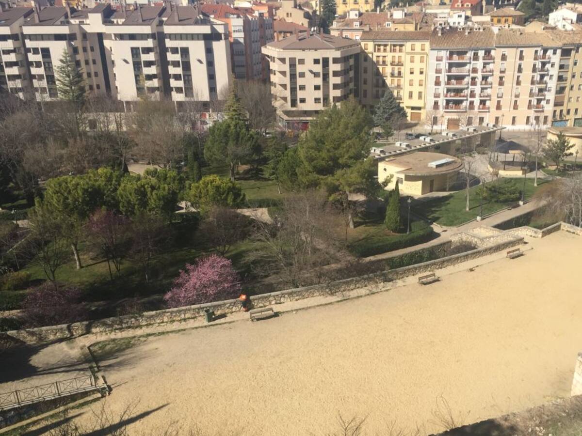 Dos jóvenes heridos en una reyerta en el Parque del Huécar