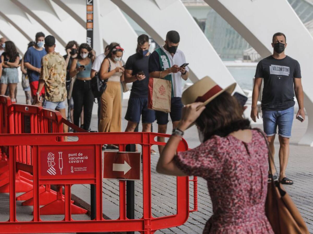 La Comunitat Valenciana recibe 200.000 dosis extra de Pfizer y adelanta la vacunación de los más jóvenes