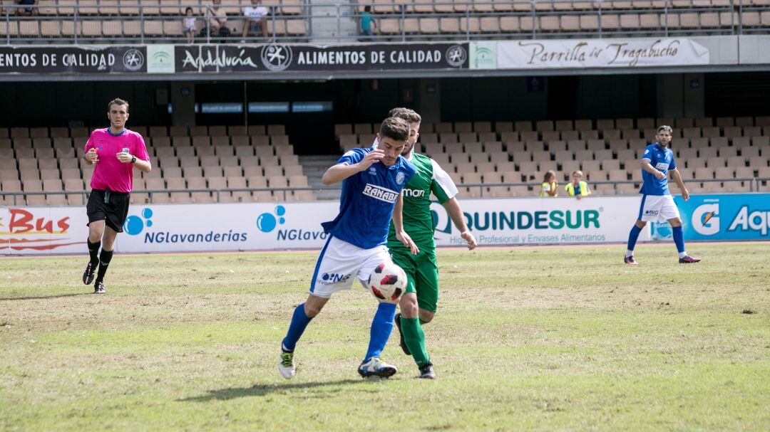Padilla durante el partido ante el Guada disputado en Chapín 