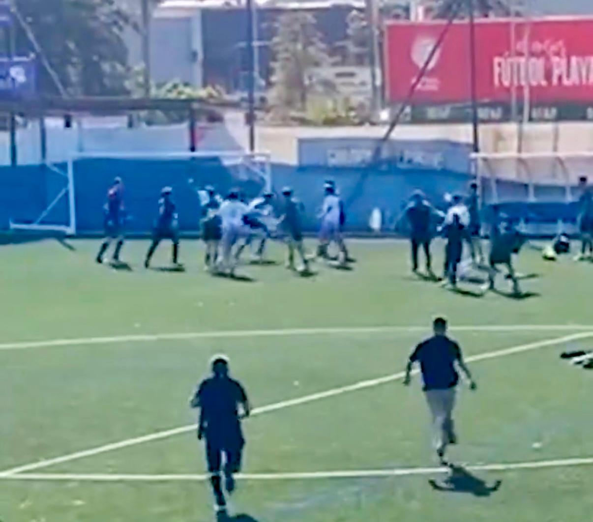 Un momento de la agresión en el campo de fútbol este pasado domingo en Málaga