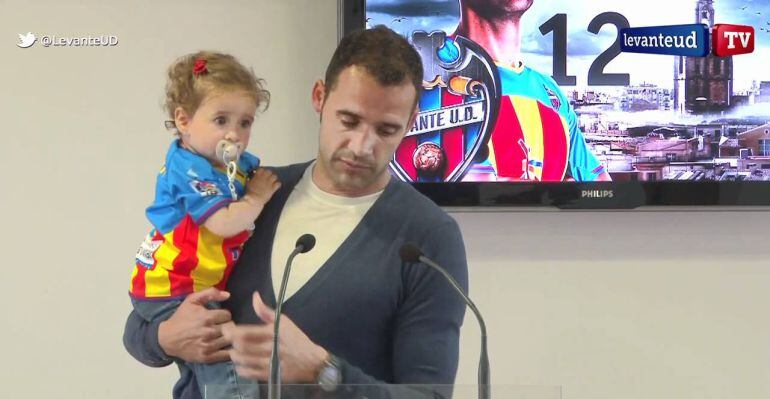 El capitán del Levante, Juanfran realiza un video motivacional a la plantilla