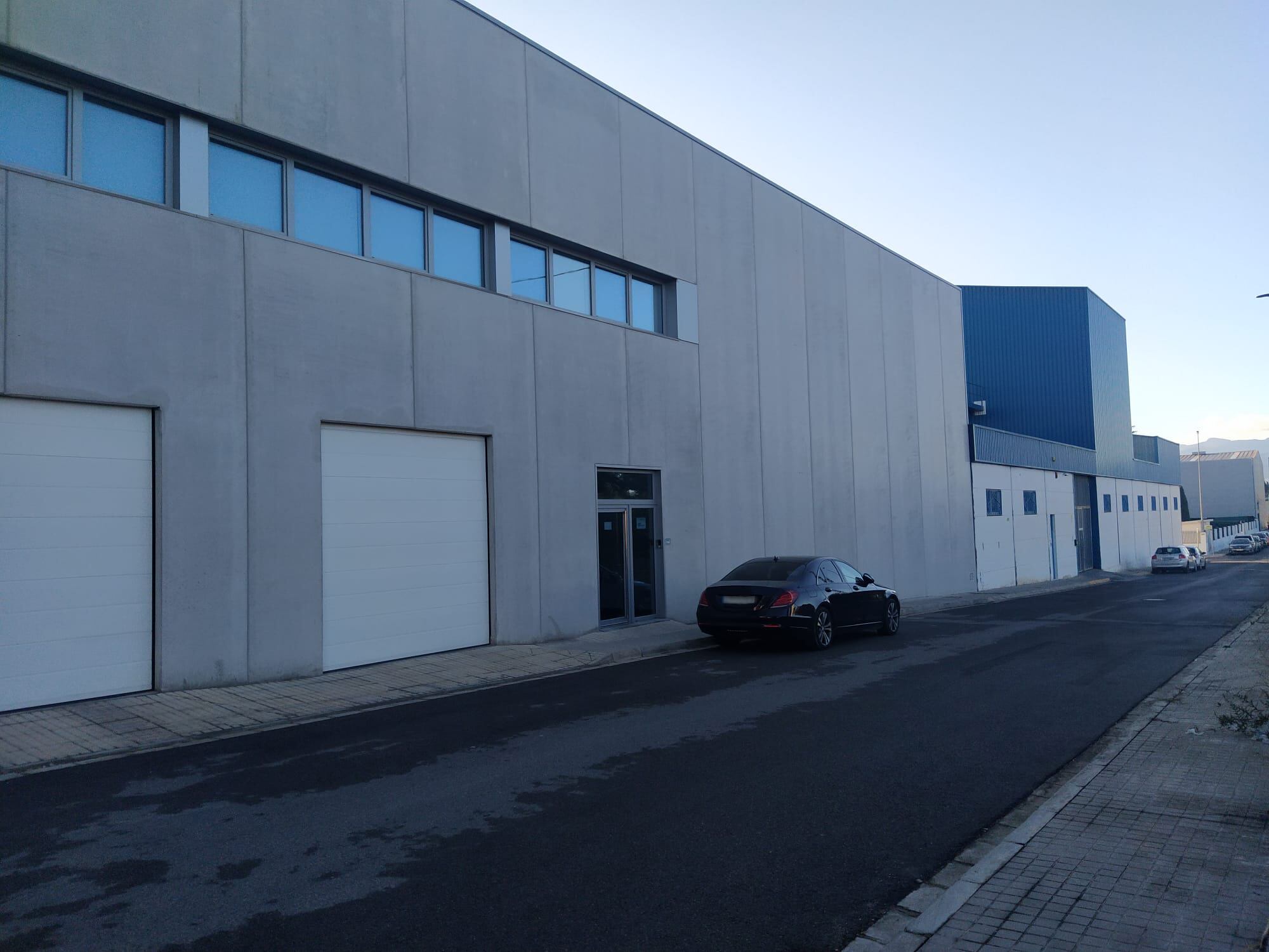 Imatge de l'exterior de l'empresa en el polígon de Guadasséquies.